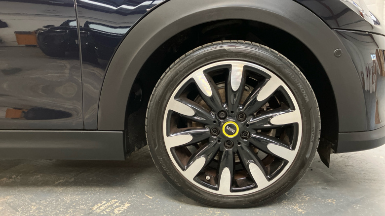 MINI Hatchback 1.5 Cooper Exclusive II 5dr Auto Petrol Hatchback